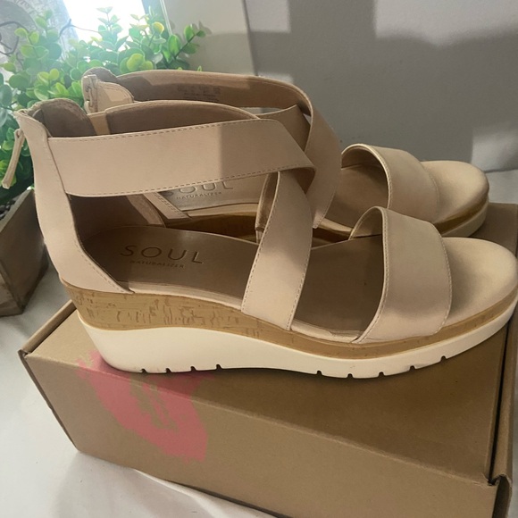 Naturalizer women shoes Platform Wedge with Crisscross Straps Zise 10 wide - Picture 15 of 16